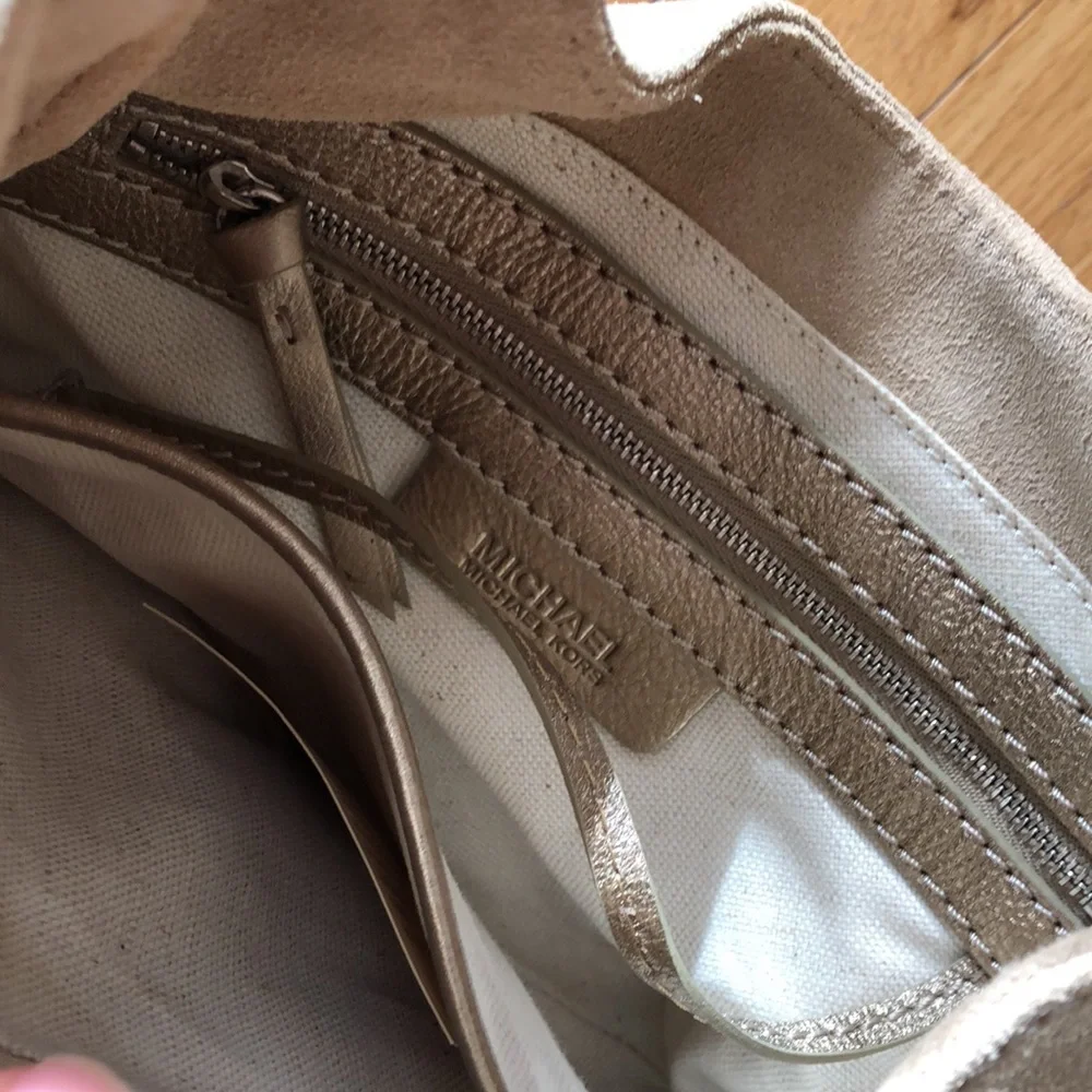 Vintage MICHAEL Michael Kors women’s Essex hobo bag TAN suede